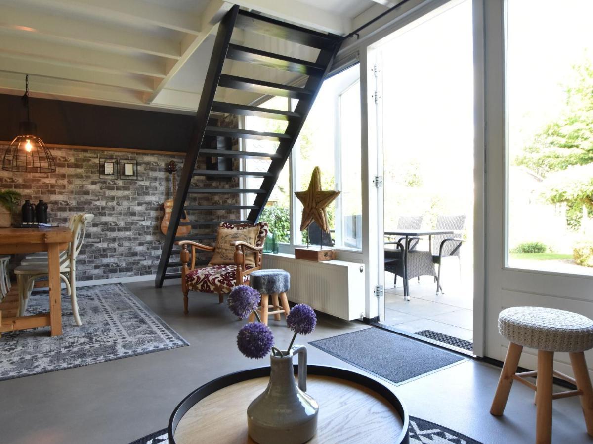 Balmy Holiday Home In Tuitjenhorn With Fenced Garden Exterior foto